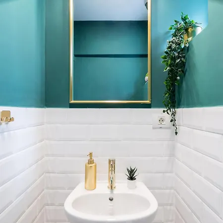 Heaven Calea Victoriei