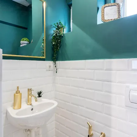 Heaven Calea Victoriei